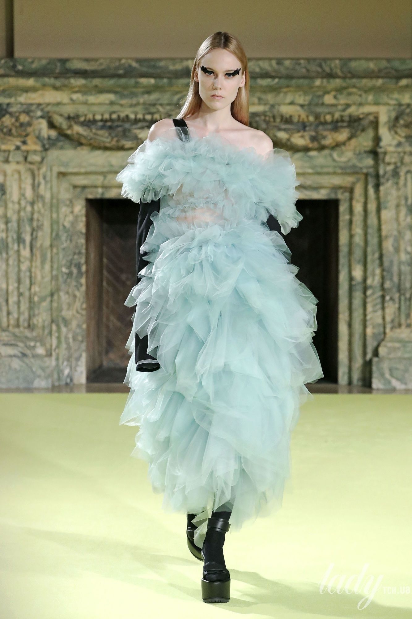 Коллекция Vera Wang прет-а-порте сезона осень-зима 2020-2021_31