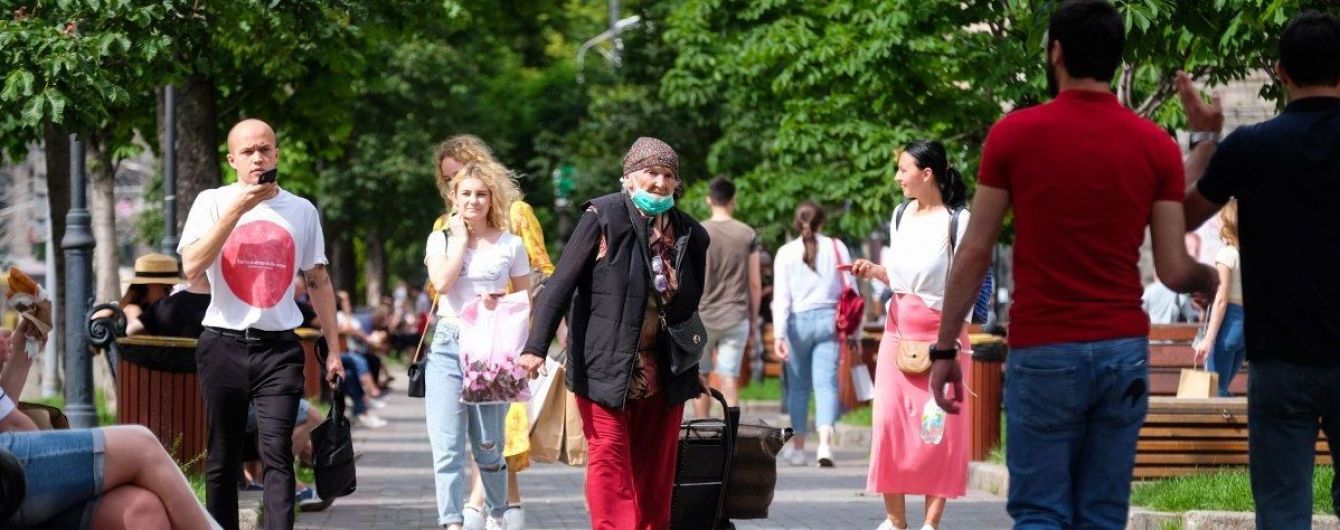 "Последствия могут быть катастрофическими": в Кабмине объяснили, почему не собираются вводить тотальный карантин