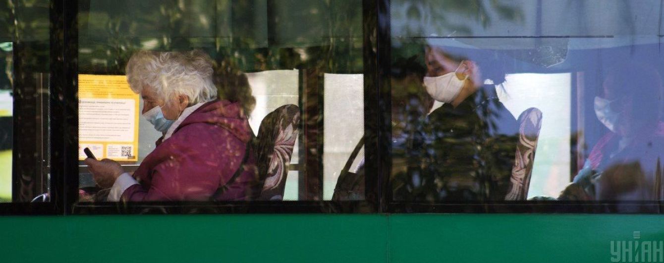Тишина или наушники: комитет поддержал законопроект о запрете акустики в общественном транспорте