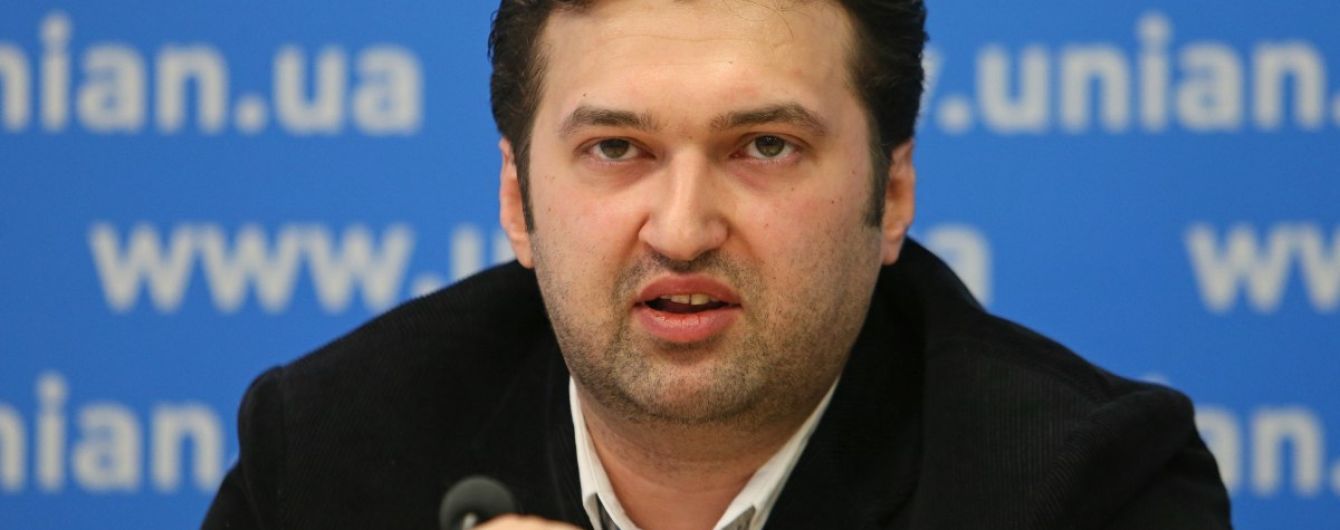 Политолог: Медицинская реформа должна быть вынесена на рассмотрение Рады реформ и Верховной Рады