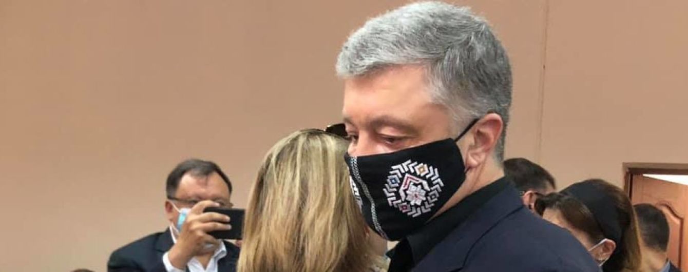 Суд над Порошенко: прокуратура попросила об изменении своего же ходатайства, а судья перенес слушания