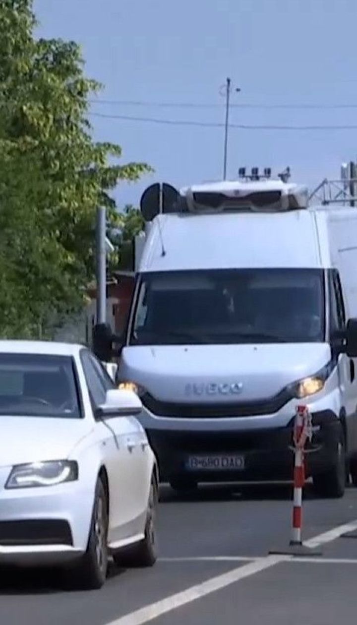 На грецькому кордоні утворилися довжелезні черги з туристів, охочих потрапити на відпочинок