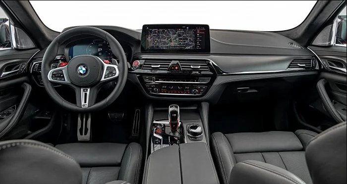 BMW M5, салон
