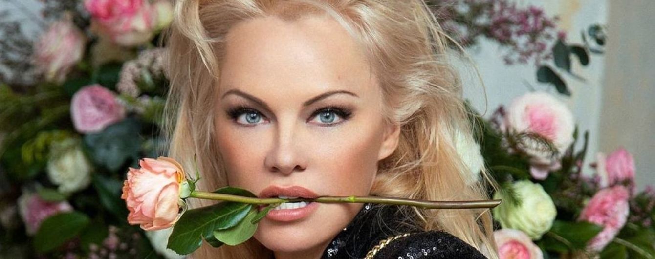 52-летняя Памела Андерсон в соблазнительных нарядах снялась в откровенной фотосессии