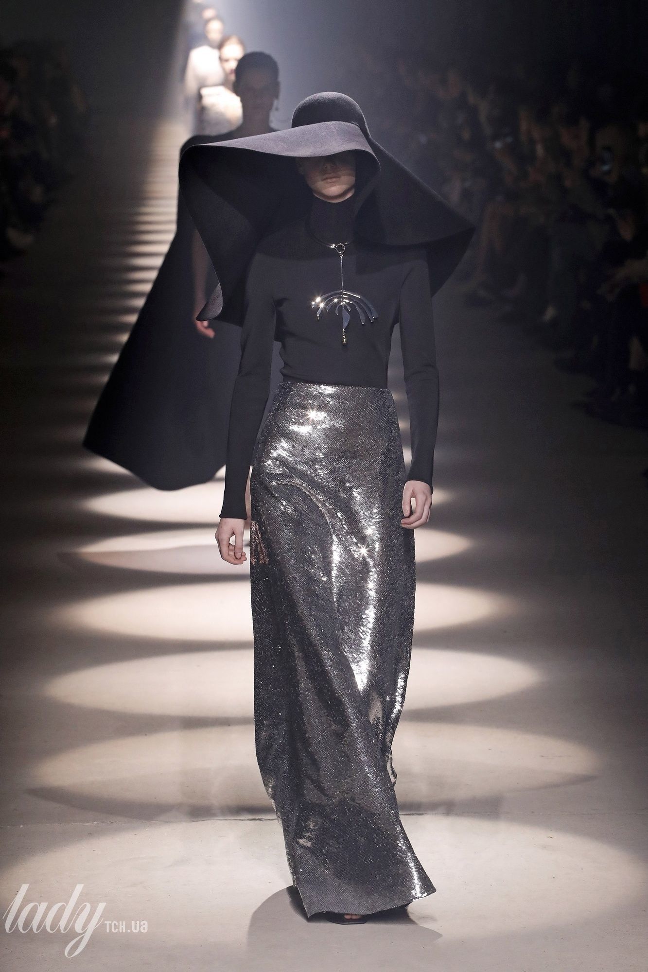 Коллекция Givenchy прет-а-порте сезона осень-зима 2020-2021_32