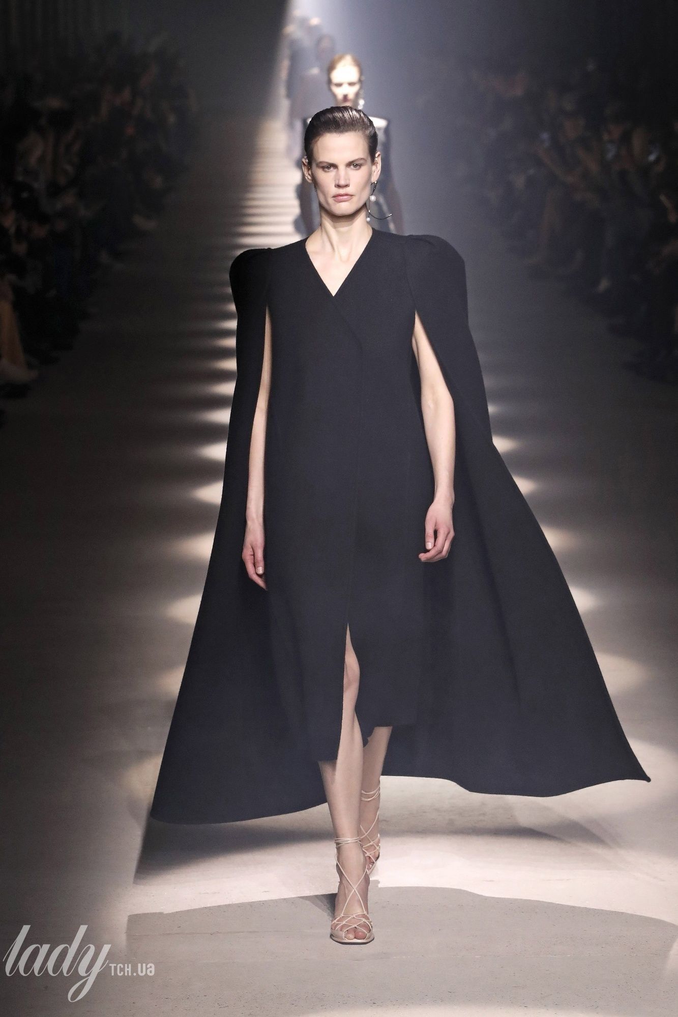 Коллекция Givenchy прет-а-порте сезона осень-зима 2020-2021_33