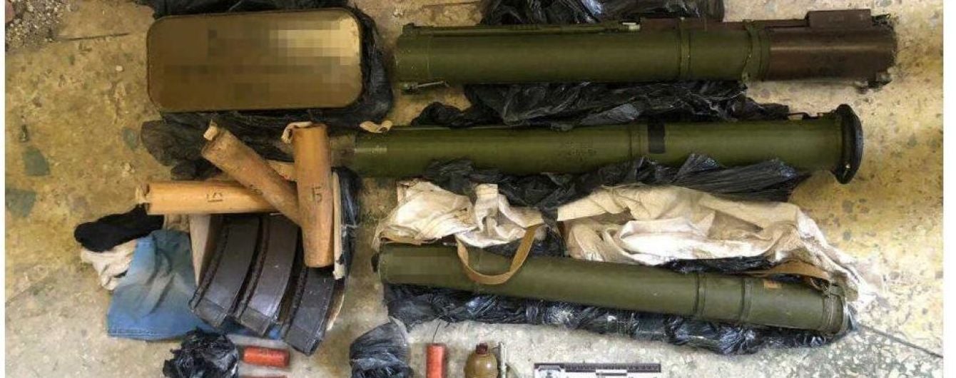 В Одеській області викрили схованку зі зброєю та боєприпасами