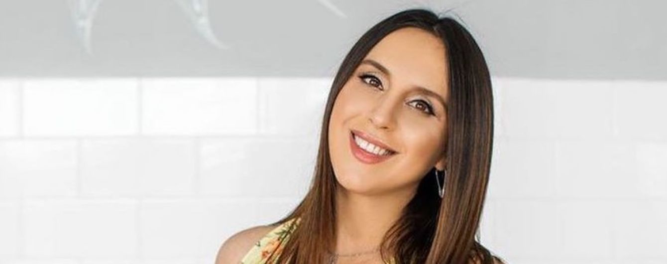 Вдруге стала мамою: згадуємо ефектні образи вагітної Джамали