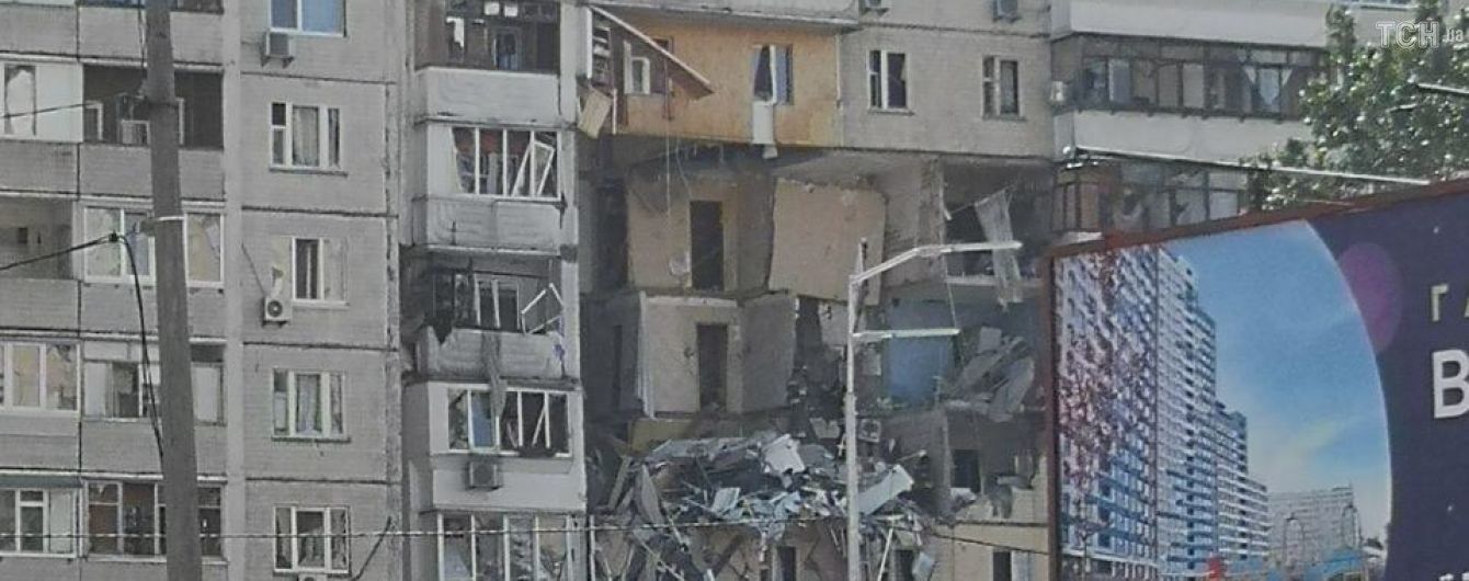 "Моніторить ситуацію". У Зеленського відреагували на вибух у будинку в Києві
