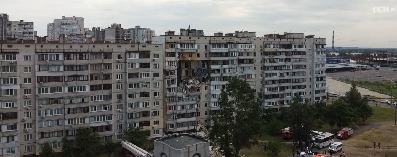 Взрыв в доме в Киеве: как выглядит разрушенная многоэтажка на видео с квадрокоптера