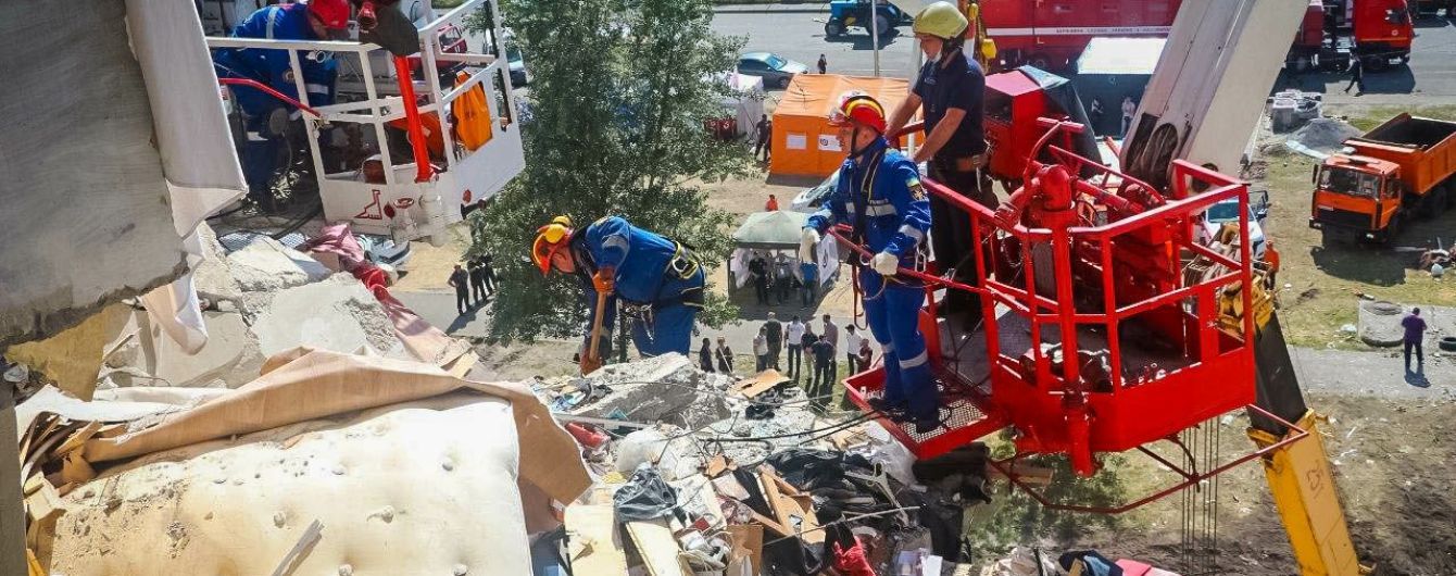 Под завалами дома в Киеве найдено тело третьего погибшего