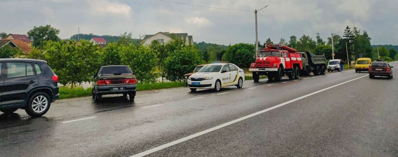 На Буковине автодорогу Черновцы - Верховина подмыло, организован объезд