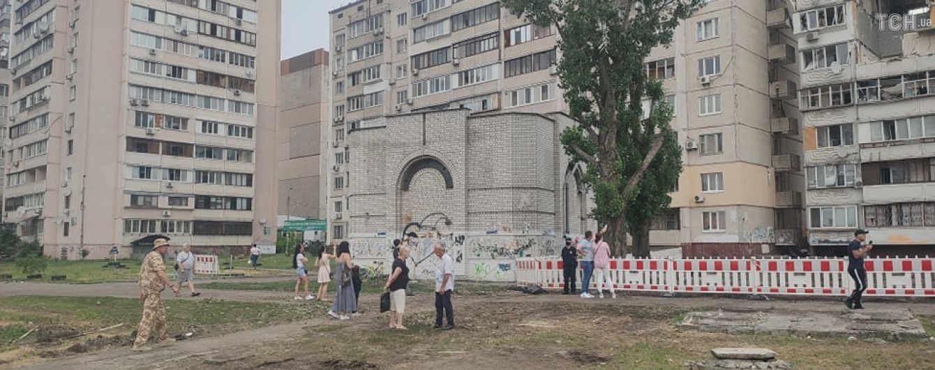Взрыв на столичных Позняках: демонтировать поврежденный подъезд быстро не удастся