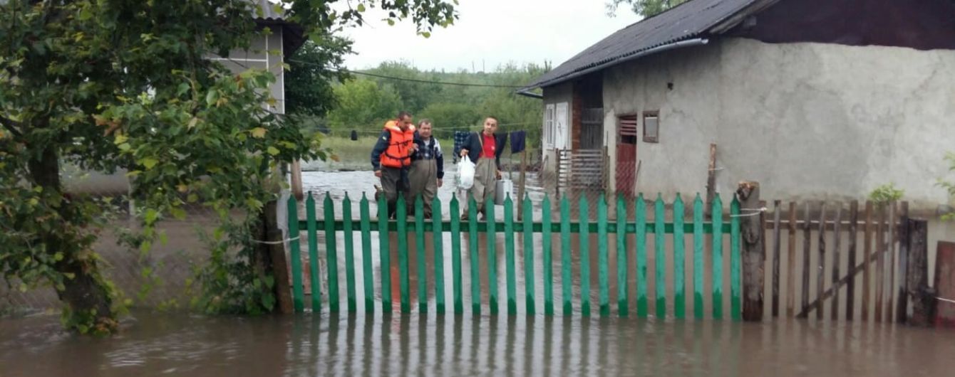 "Ситуація залишається загрозливою": на заході України підтоплено понад пів сотні населених пунктів