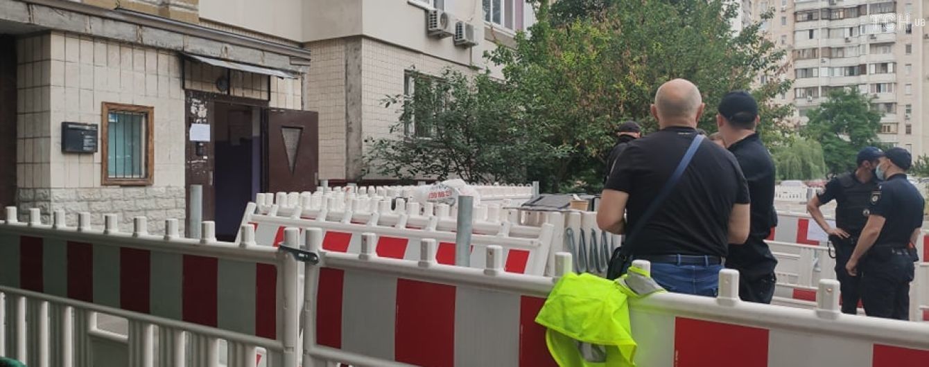 Вибух в будинку на Позняках: мешканцям аварійного під'їзду дозволили винести необхідне з квартир