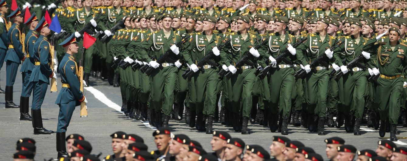 Несмотря на антирекорды коронавируса на парад в Москве стенули 14 тысяч военных