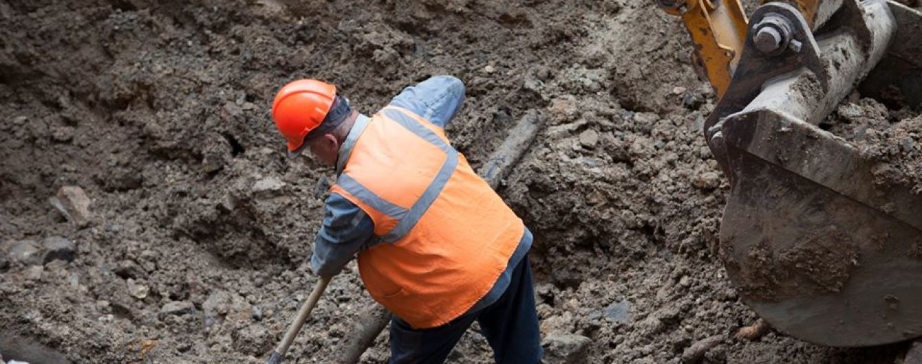 Вулицю у Голосіївському районі Києва затопило нечистотами
