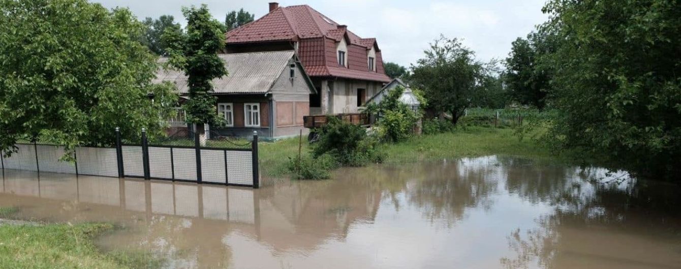 Паводок у Тернопільській області: евакуйовано 150 мешканців затоплених сіл