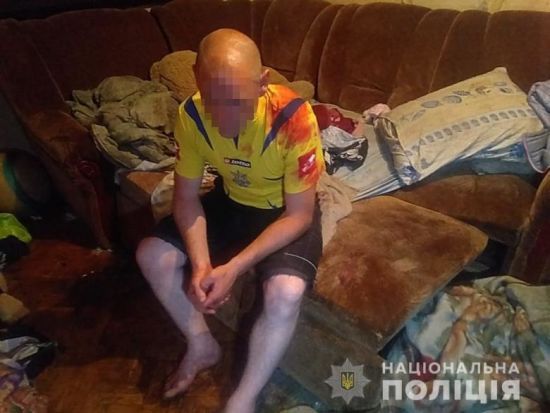Родичі брехали лікарям, що дитина випала з вікна: у Києві чоловік жорстоко побив 6-річного похресника