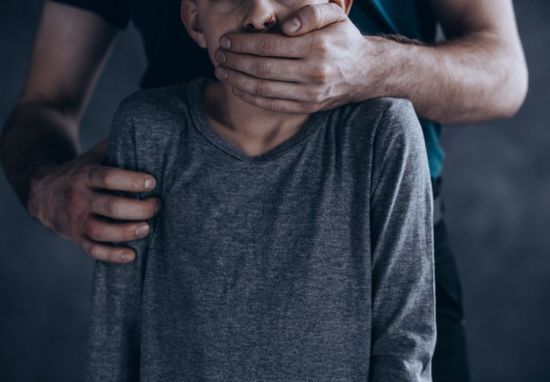 Попросив за смаколики відремонтувати скутер: 18-річного львів'янина судитимуть за зґвалтування 12-річного хлопчика
