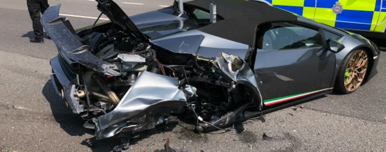 В Великобритании Lamborghini разбили за 20 минут после выезда из автосалона