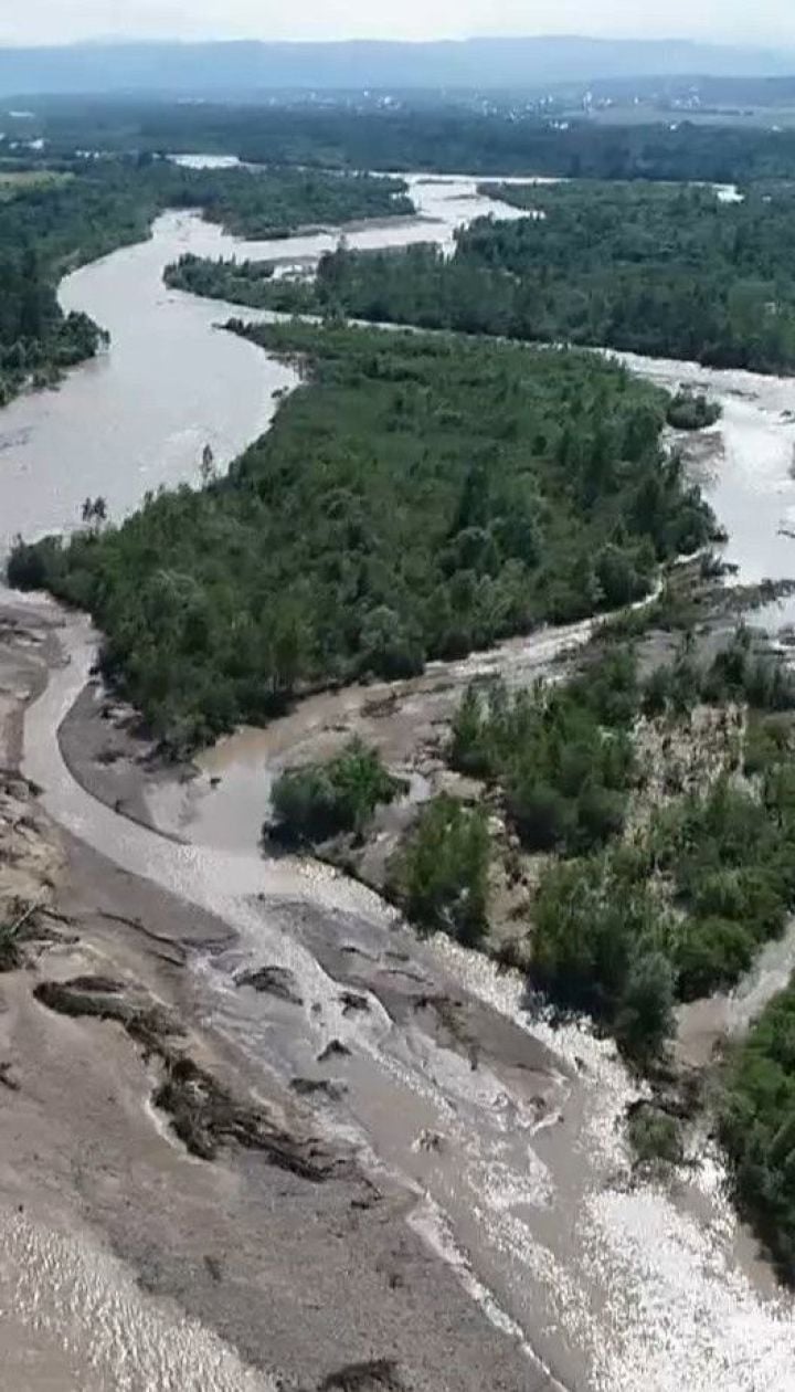 Велика вода: на Прикарпатті та Буковині - нові загрози підтоплення