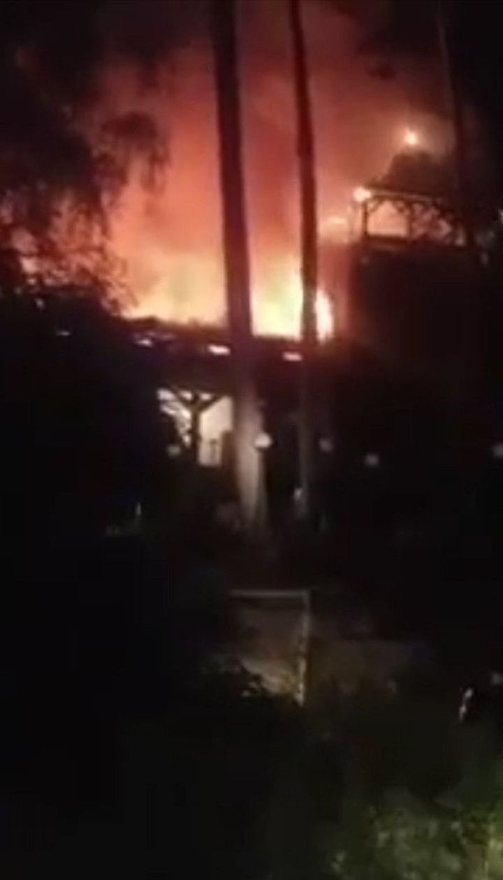 Під Києвом горить ресторанний комплекс