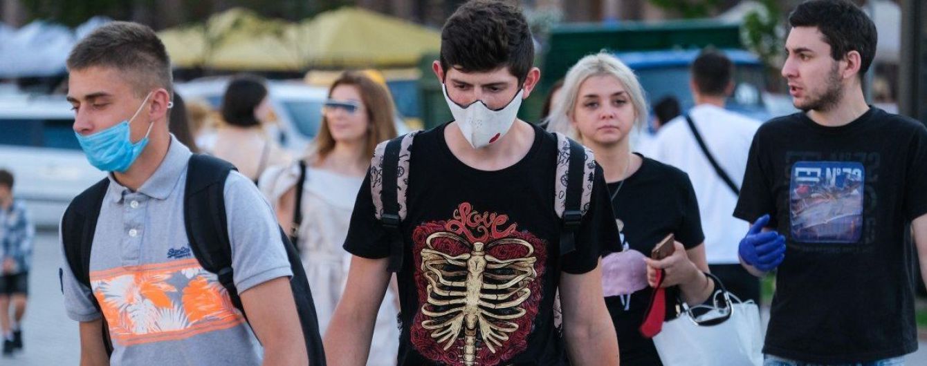"Місць у лікарнях бракуватиме": у МОЗ попередили, що в Україні може початися третя хвиля коронавірусу