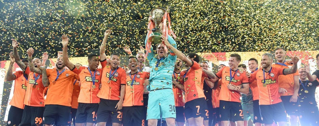 "Шахтер" на "Олимпийском" наградили чемпионским кубком УПЛ "горняков" поздравили Фонсека, Луческу, Коста и Виллиан