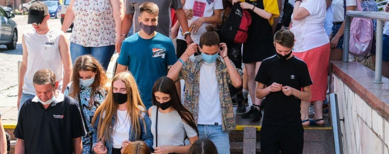 Неизменные "лидеры" и области без единого нового случая: статистика коронавируса в Украине по регионам