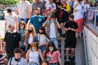 В Україні коронавірусом інфікувалися понад 72 тисячі осіб: за добу виявили понад 1000 випадків
