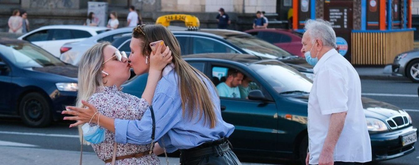 В Киеве после антирекорда количество новых случаев коронавируса резко упало