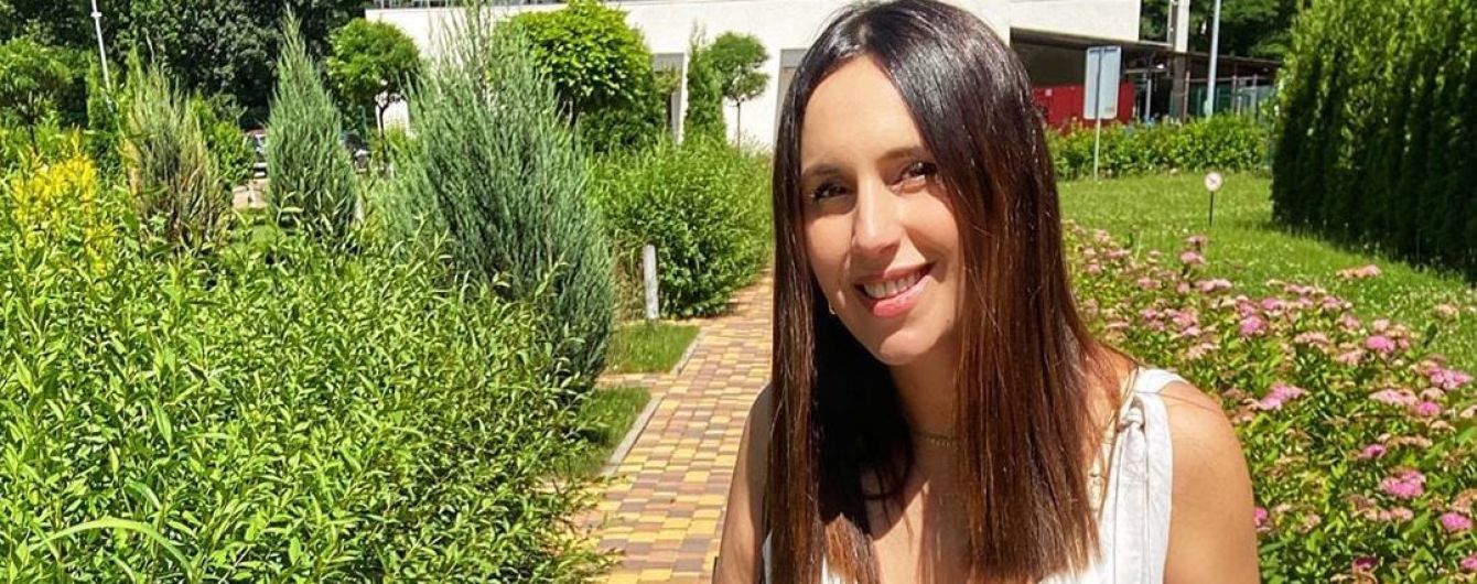 Джамала у сукні з глибоким декольте вийшла на прогулянку з новонародженим сином