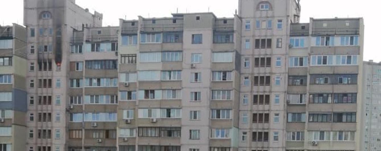 На столичных Позняках снова произошел пожар