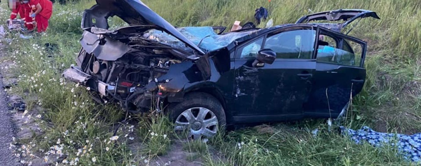 На трассе Киев-Одесса перевернулся автомобиль Citroen C4: есть жертвы