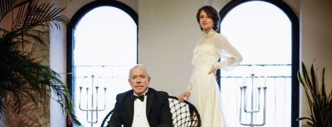 Серйозний Макаревич та щаслива наречена: у Мережі з'явилися нові фото з єврейського весілля артиста