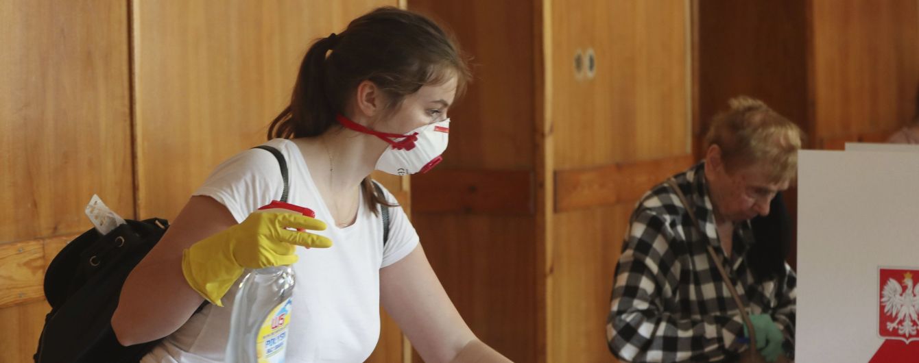 Під час виборів у Польщі сп'янілий українець погрожував підірвати виборчу дільницю