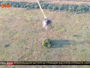 Бойцы ювелирным ударом сбили камеру наблюдения боевиков со столба