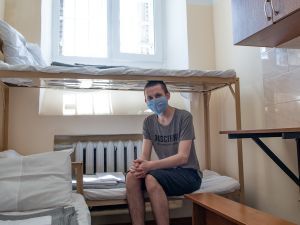 Сертификаты на подарочное "место" в СИЗО: путь к преодолению коррупции или троллинг "своих"