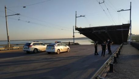 В Николаеве разводной мост "зажил своей жизнью"