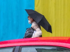 Коронавірус в Україні: кількість нових випадків за добу різко знизилась