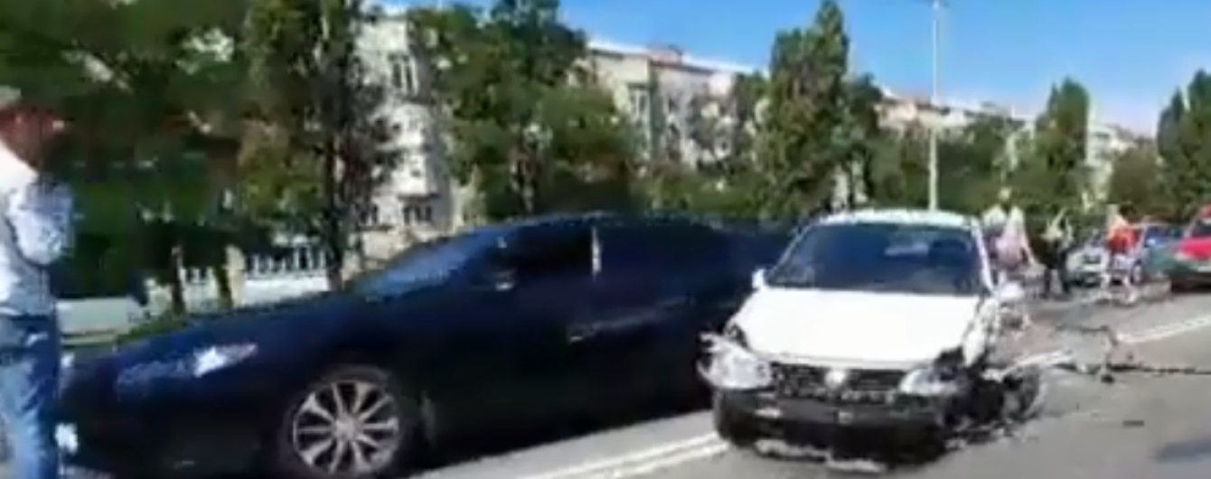 На Харьковском шоссе произошло масштабное ДТП с пострадавшими