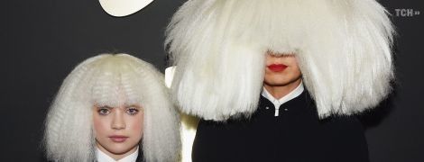Співачка Sia розповіла, як врятувала дівчинку зі своїх кліпів від Гарві Вайнштейна