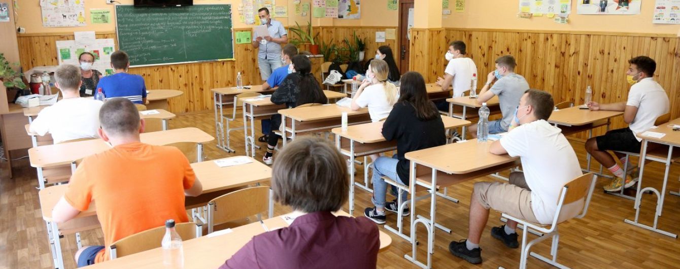 На Буковині заражений коронавірусом учень відправив однокласників на карантин