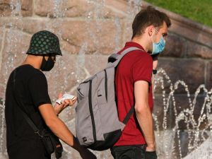 В Україні різко зросла кількість смертей від коронавірусу: заразилися за добу понад 800 людей