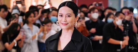В плащі та екстравагантних босоніжках: китайська актриса Юй Фейхун на фешнпрезентації в попап-сторі