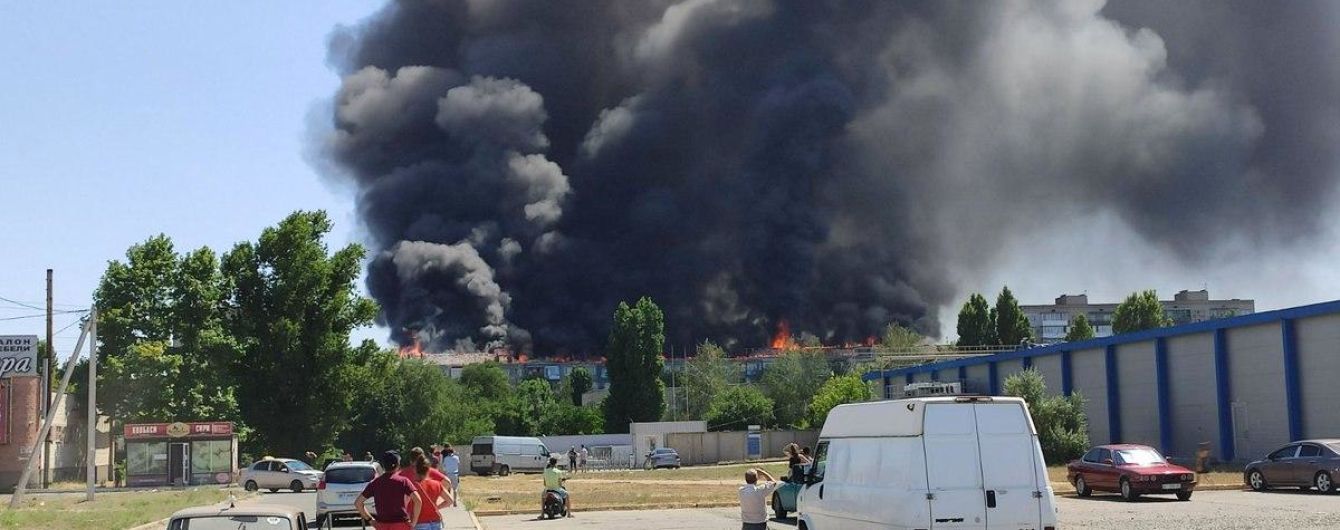З'явилися відео пожежі в будинку в Новій Каховці