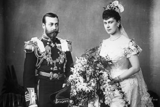 127-я годовщина свадьбы: вспоминаем, как выходила замуж бабушка королевы Елизаветы II - Мария Текская