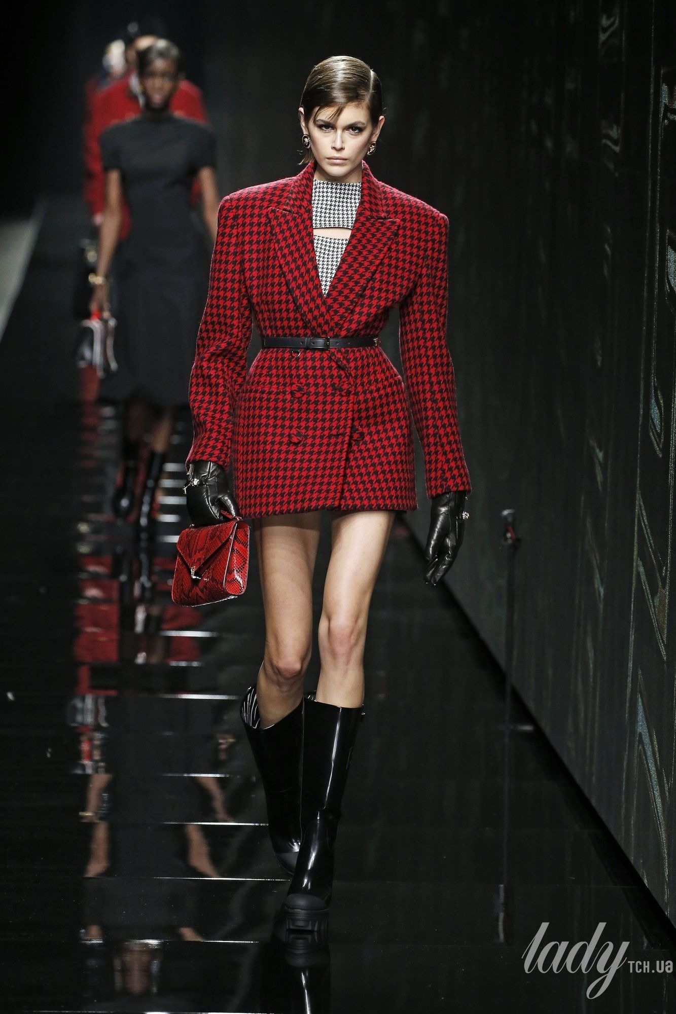 Коллекция Versace прет-а-порте сезона осень-зима 2020-2021_10