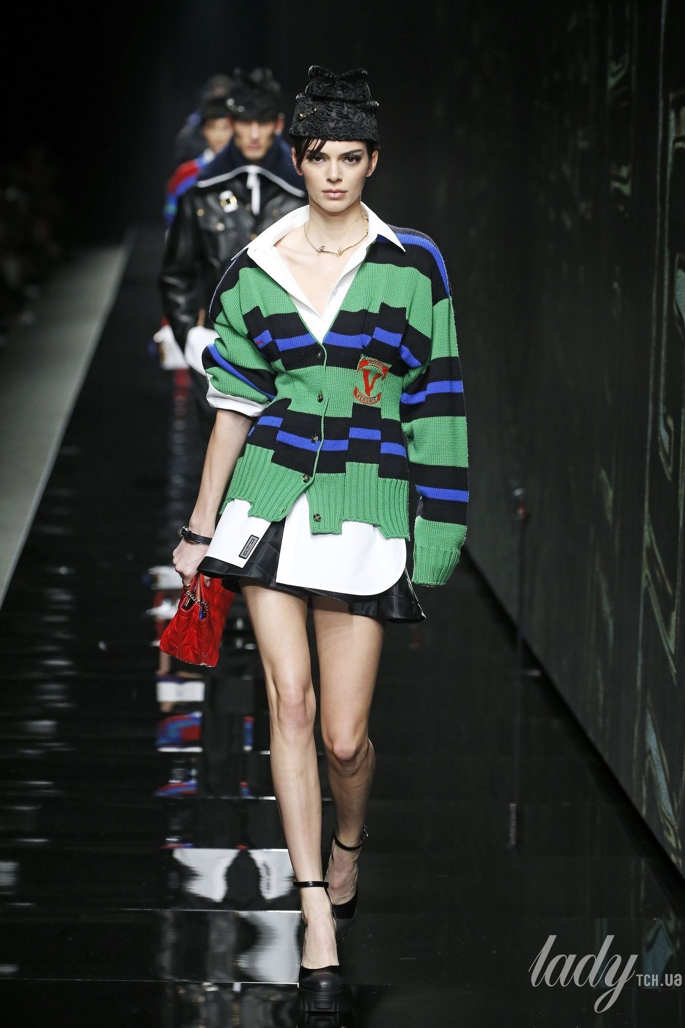 Коллекция Versace прет-а-порте сезона осень-зима 2020-2021_16